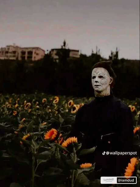 Princesss T naked model picture