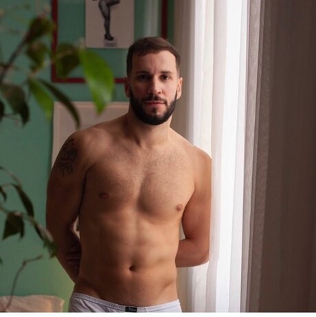 ALXHUNKBR pretty actress image