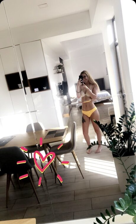 kayliecat hot model pic