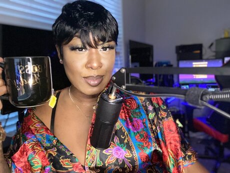 Dee The Host pornstar art photos