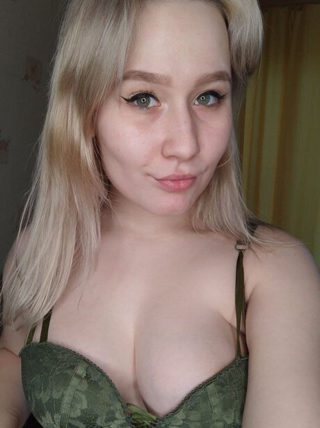 busty solo onlyfans beautiful xxx pics