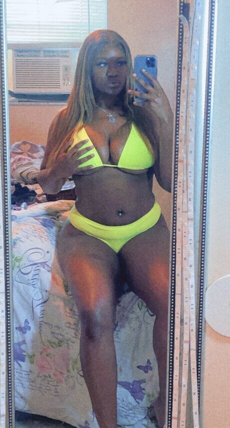 Choco Amelia pornstar image