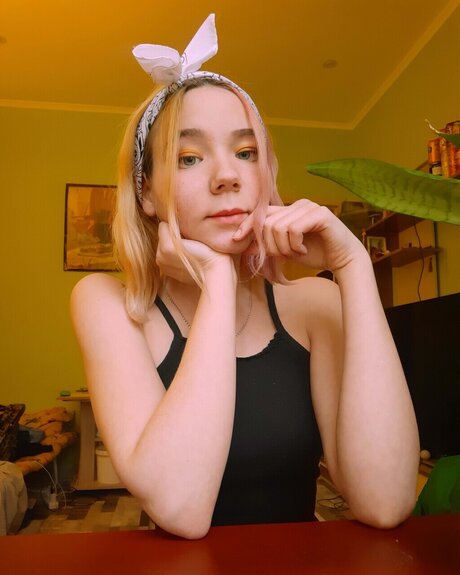 SuzieBrandoFree xxx actress image