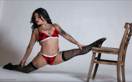 Goddess Ultra Violet sexy star pic