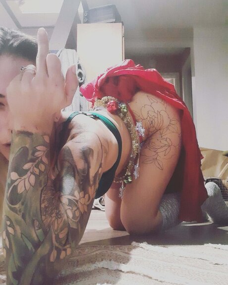 Morbid pyscatic model pretty photos