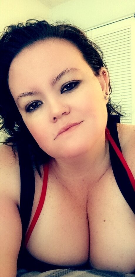 LIONESS_ nude model pic