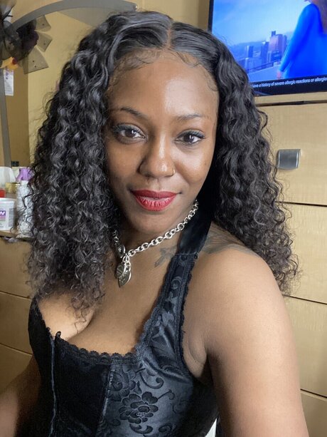 Taylor K top star pics