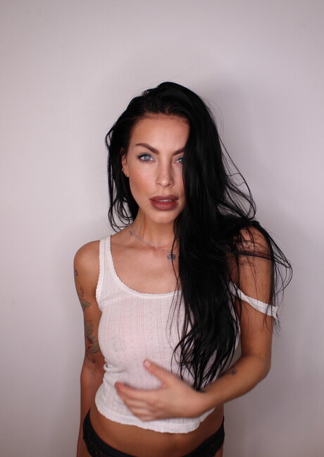 NiamisCreations adult actress photo