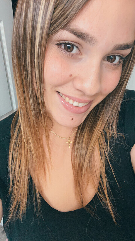 AlyNoah perfect actress photo