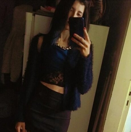 Camila Berns model beautiful img