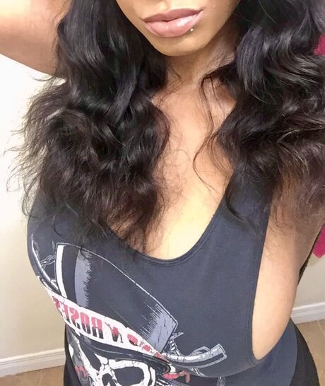 Play Minnie star exclusive photo