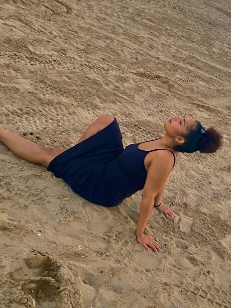 Lorri free actress pic