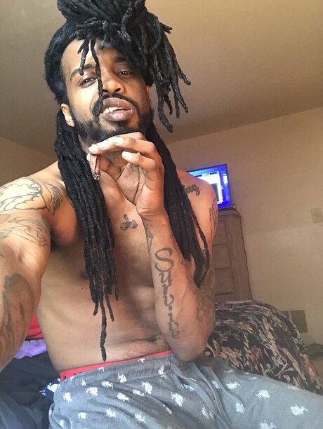 Bigwheat naked model images