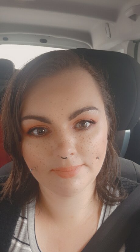 Lara Allen pornstar erotic gallery