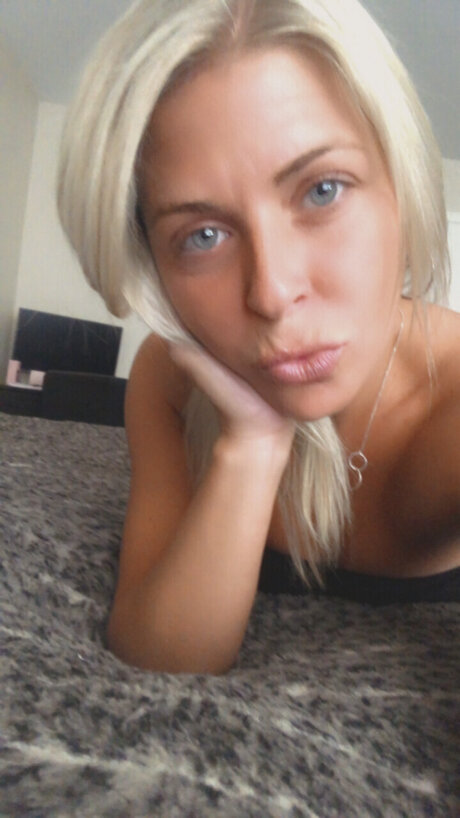 Foreveryours21 model xxx galleries