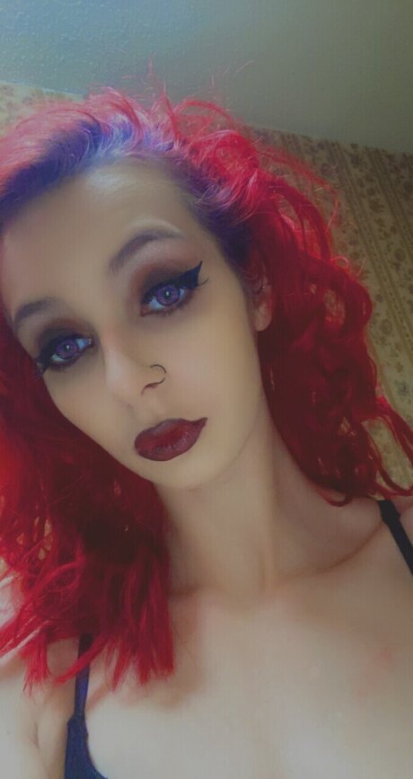 Trixi Love nude pornstar photos