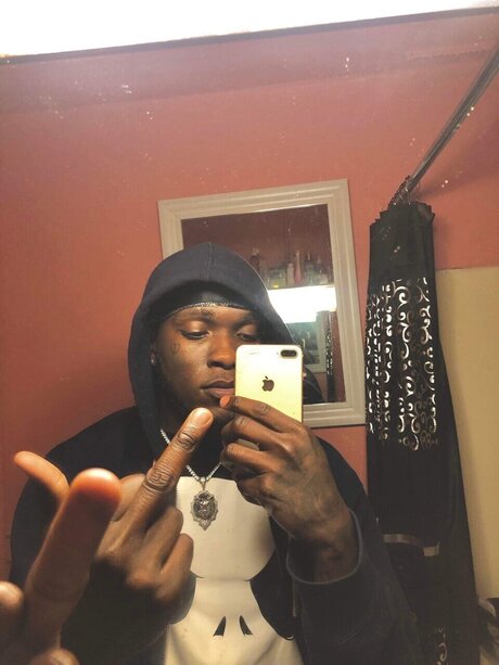 DA H model perfect photo