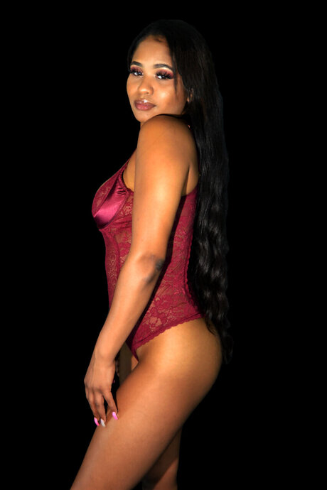 SexyNaveah nice actress image