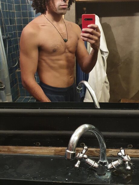 u28352980 top star image