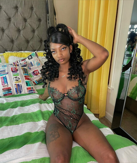 AneciaO adult model images