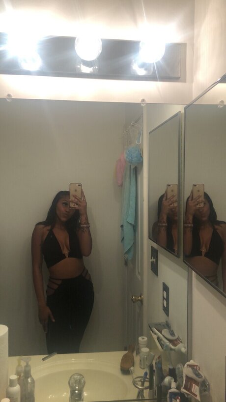 fat girls onlyfans porn image