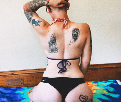 Endgamers model high quality picture