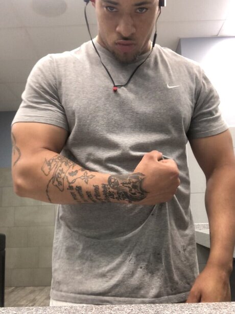 B Rad G model pretty archive