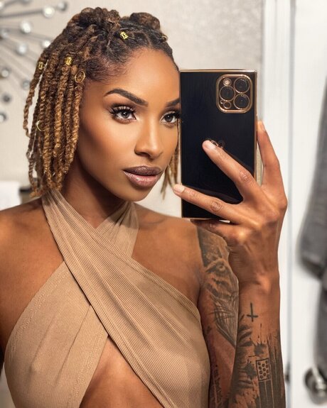 Official Bubbles sex actress pictures