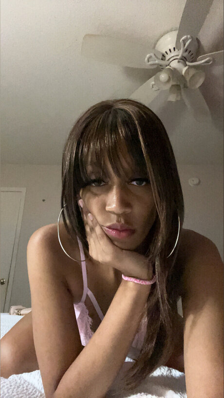 Slim Kuddi pretty pornstar pic