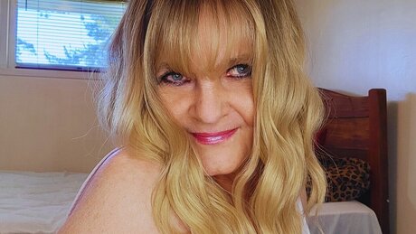 HotWifeJolee pornstar naked image