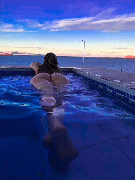 Aramisse nude model pictures