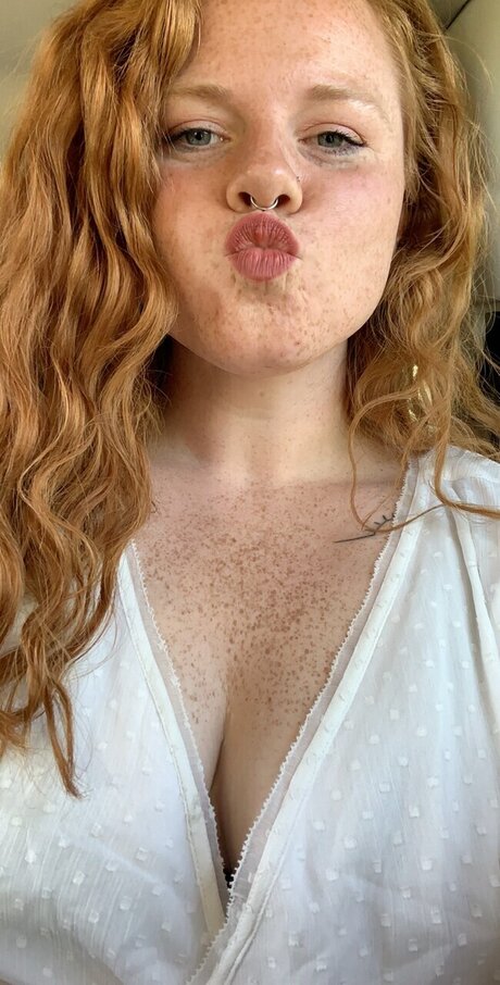 Ruthiswaiting_ free star img