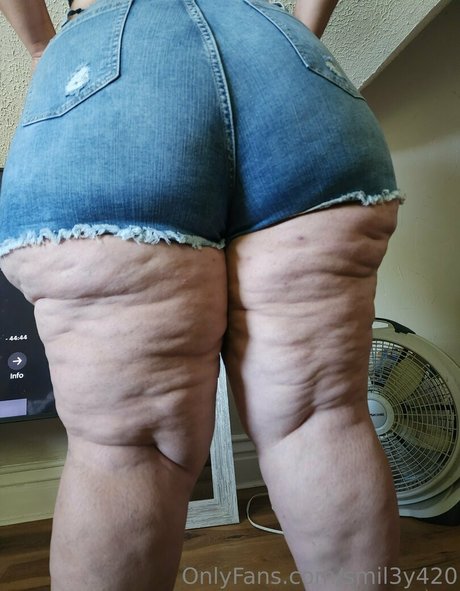 smil3y420 star high quality photo