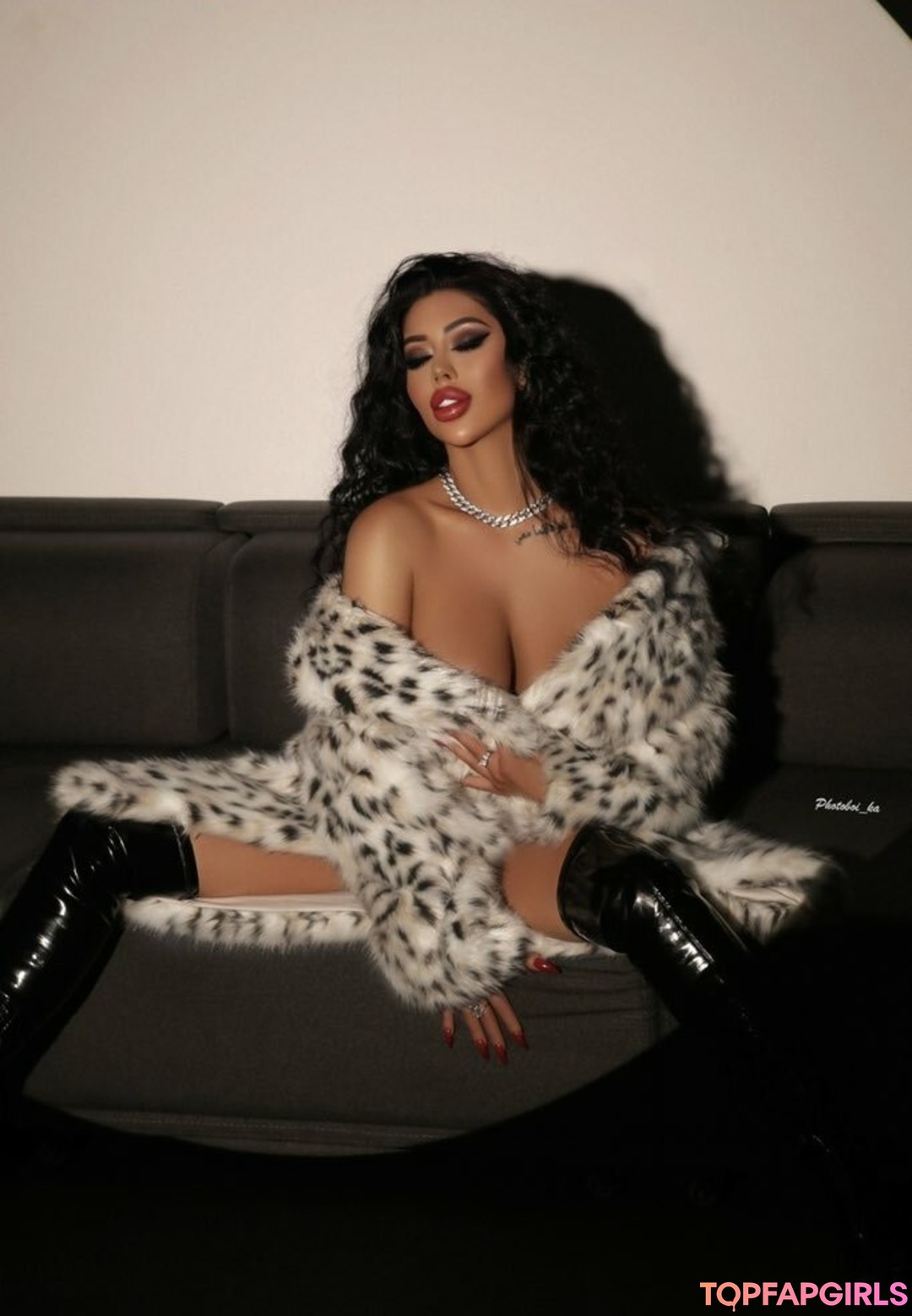 Lara Frost Fansly art pornstar pictures