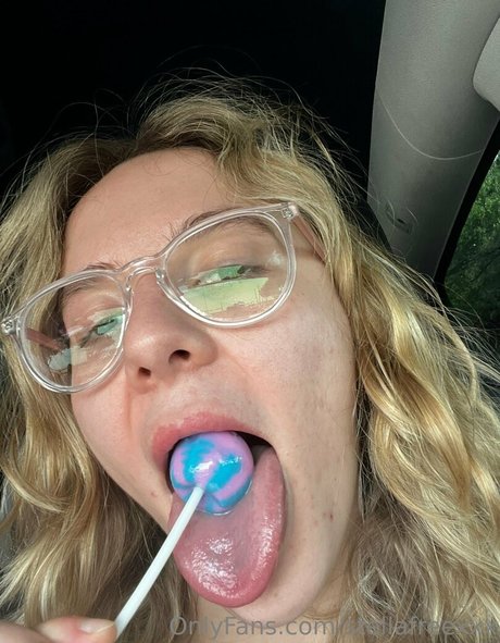 stellafreexxx pretty model photos