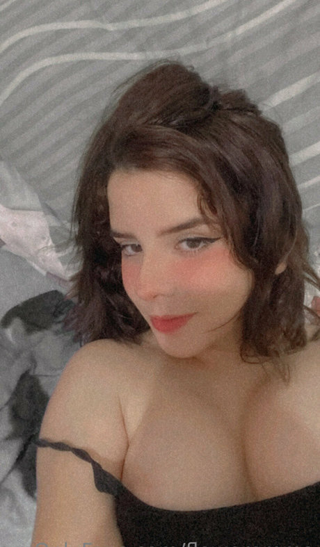 floweremma nice actress pics