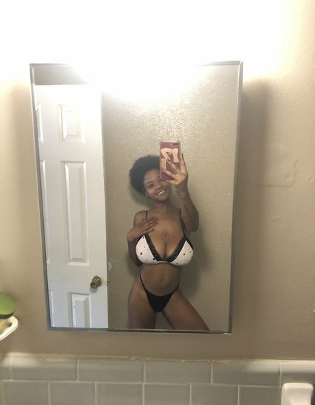 Bush Baby model hd pic