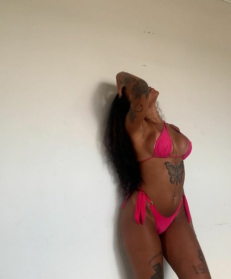 __DosAnjos model top pic