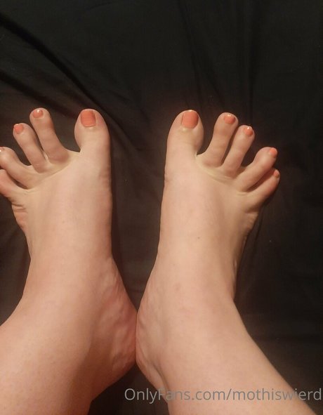 mothisweird model free pics