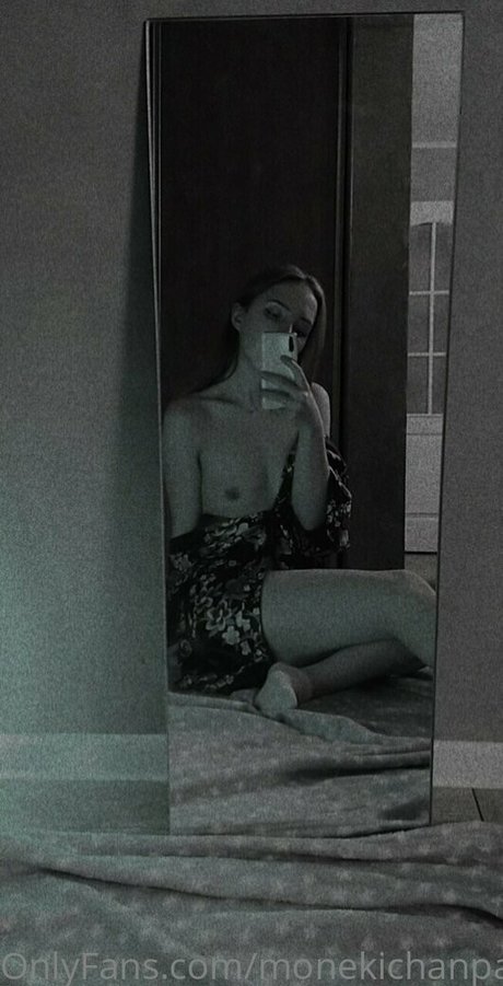 moneki erotic model pics