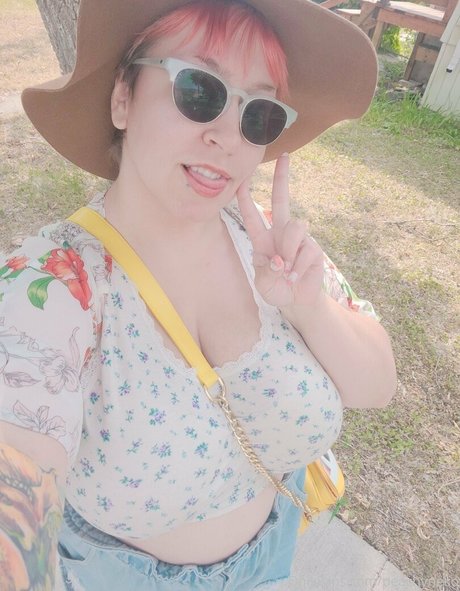 peachyneko model free pics