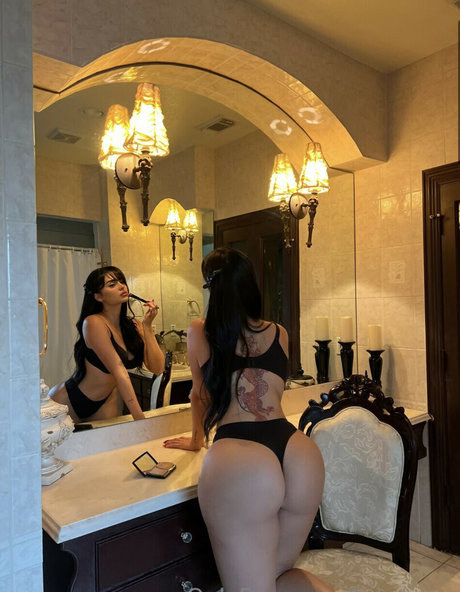 Brigarzza model adult pictures