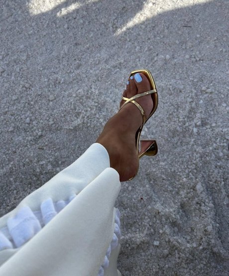 Amina Muaddi model img