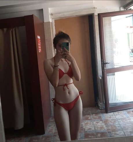 blonde babe onlyfans pornographic picture