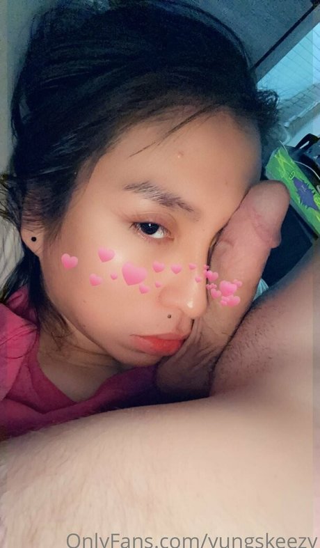 yungskeezy model porn galleries