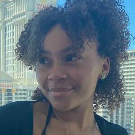 _me momo_ model free photo