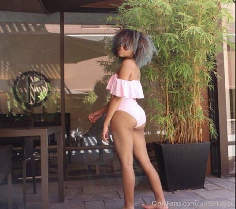 _me momo_ exclusive pornstar images