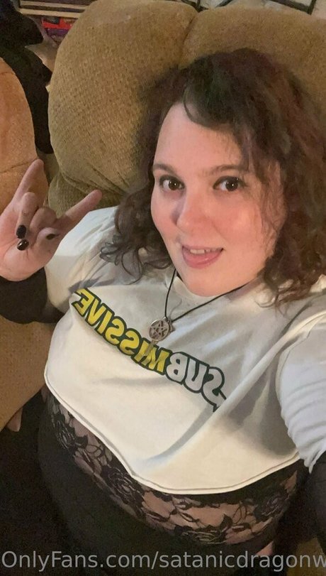 satanicdragonwitch star adult pic