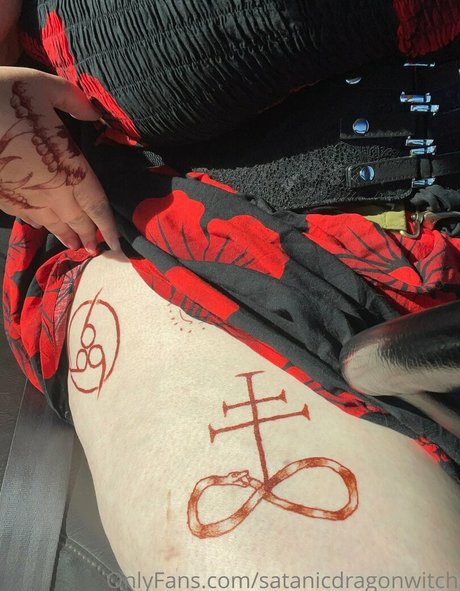 satanicdragonwitch perfect model picture