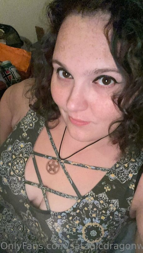 satanicdragonwitch top star picture